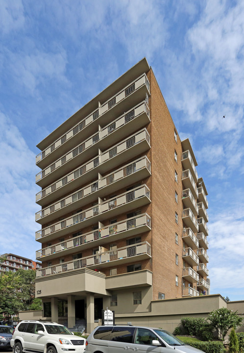 Forest Ave Apartments in Hamilton, ON - Building Photo