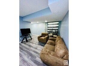 2640 11 St NW in Edmonton, AB - Building Photo - Building Photo
