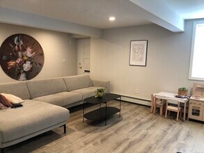 90 Iroquois Rd, Unit A in Stamford, CT - Building Photo - Building Photo