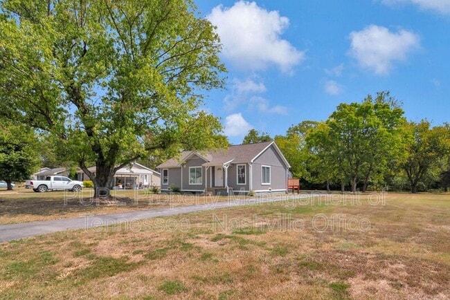 323 Blade St in Gallatin, TN - Building Photo - Building Photo
