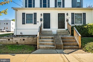 324 4th Ave in Phoenixville, PA - Building Photo