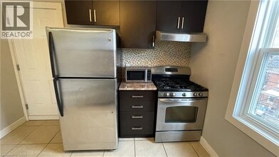 1544 King St E in Hamilton, ON - Building Photo - Building Photo