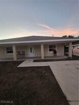 3566 Evans Ave in Ft. Myers, FL - Building Photo