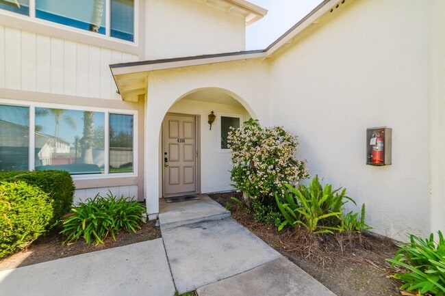 4154 Baycliff Way in Oceanside, CA - Foto de edificio - Building Photo