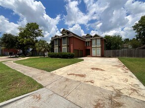 14810 Rancho Vista Dr in Houston, TX - Building Photo - Building Photo