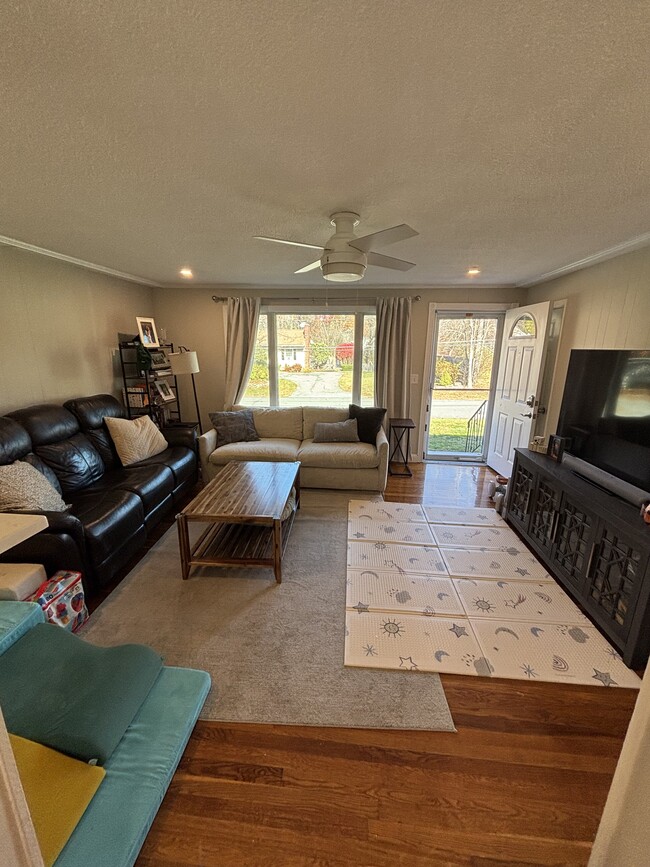 5 Meadow Ln, Unit 5 Meadow