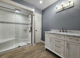 4994 Madison Ave in Trumbull, CT - Building Photo - Building Photo