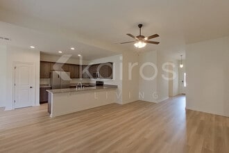 121 Salvat Dr in Lafayette, LA - Foto de edificio - Building Photo