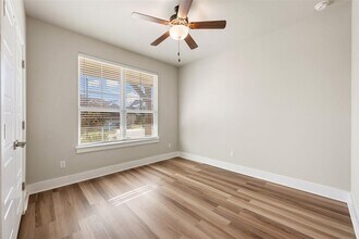 2104 Prairie Oaks Dr in Andice, TX - Building Photo - Building Photo