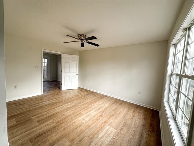 1225 N Lee Dr in Bowling Green, KY - Building Photo - Building Photo