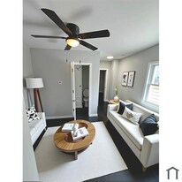 3860 E 72nd St in Cleveland, OH - Building Photo