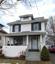 81 Church St in Lancaster, NY - Building Photo