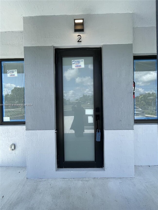 932 SW 10th St in Hallandale Beach, FL - Building Photo - Building Photo