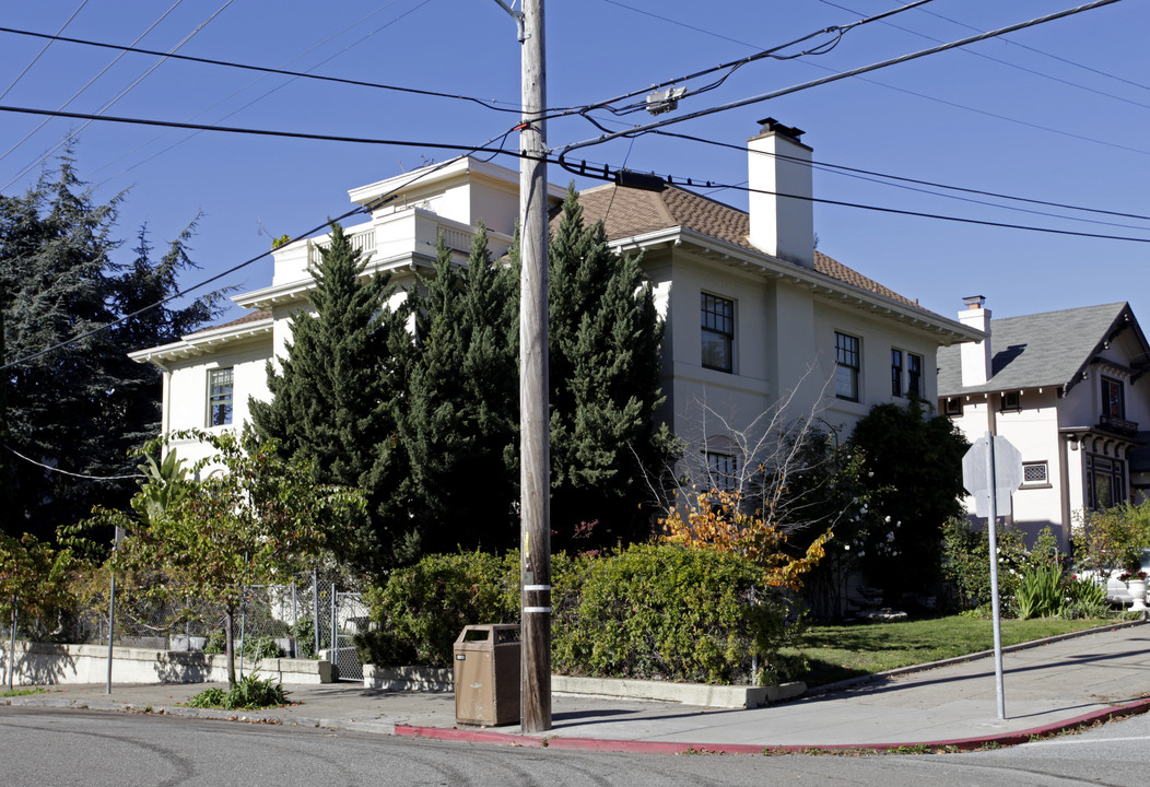 399 Bellevue Ave in Oakland, CA - Building Photo