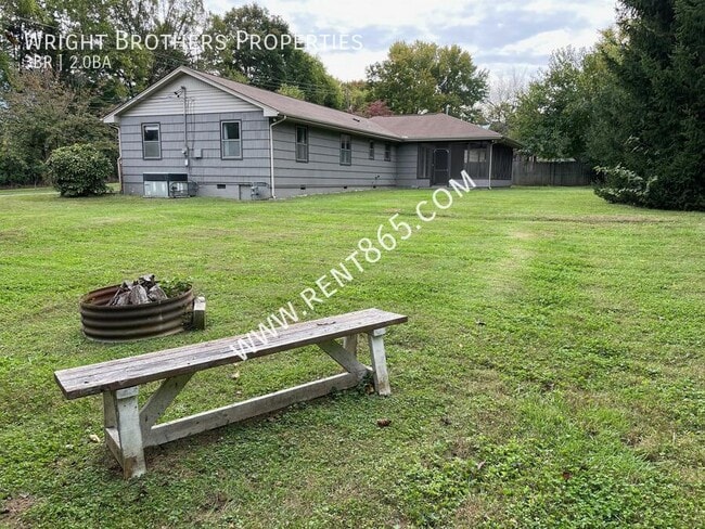 4709 Lonas Dr in Knoxville, TN - Building Photo - Building Photo