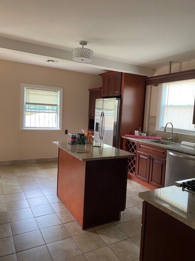 185 Christie Ave, Unit 185 Christie Ave Clifton in Clifton, NJ - Building Photo - Building Photo