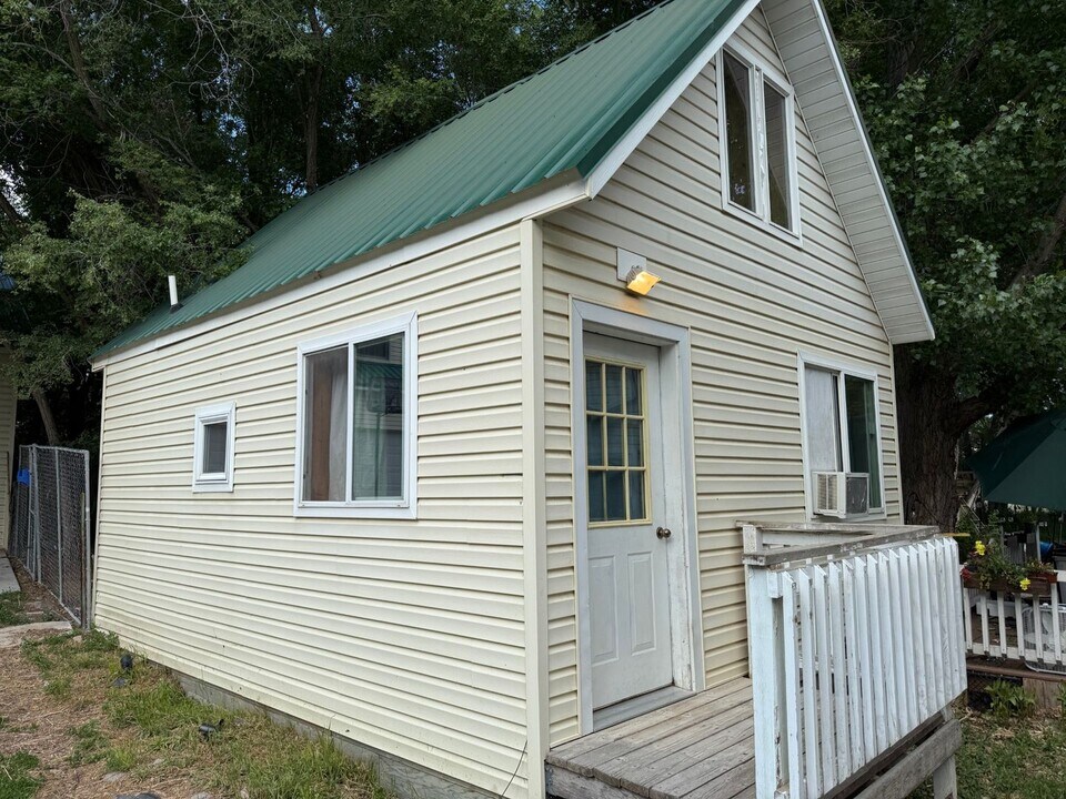 18.5 Dalley Rd in Riverton, WY - Building Photo