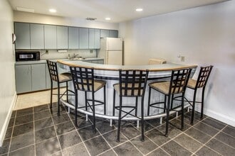 Capitol View in Rensselaer, NY - Foto de edificio - Building Photo