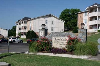 Royal Oaks Apartments in Franklin, TN - Building Photo - Building Photo