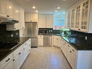 1740 Kentucky St in Redwood City, CA - Building Photo - Building Photo