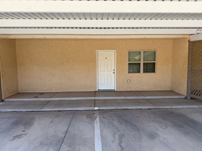 property at 615 W 14th St
