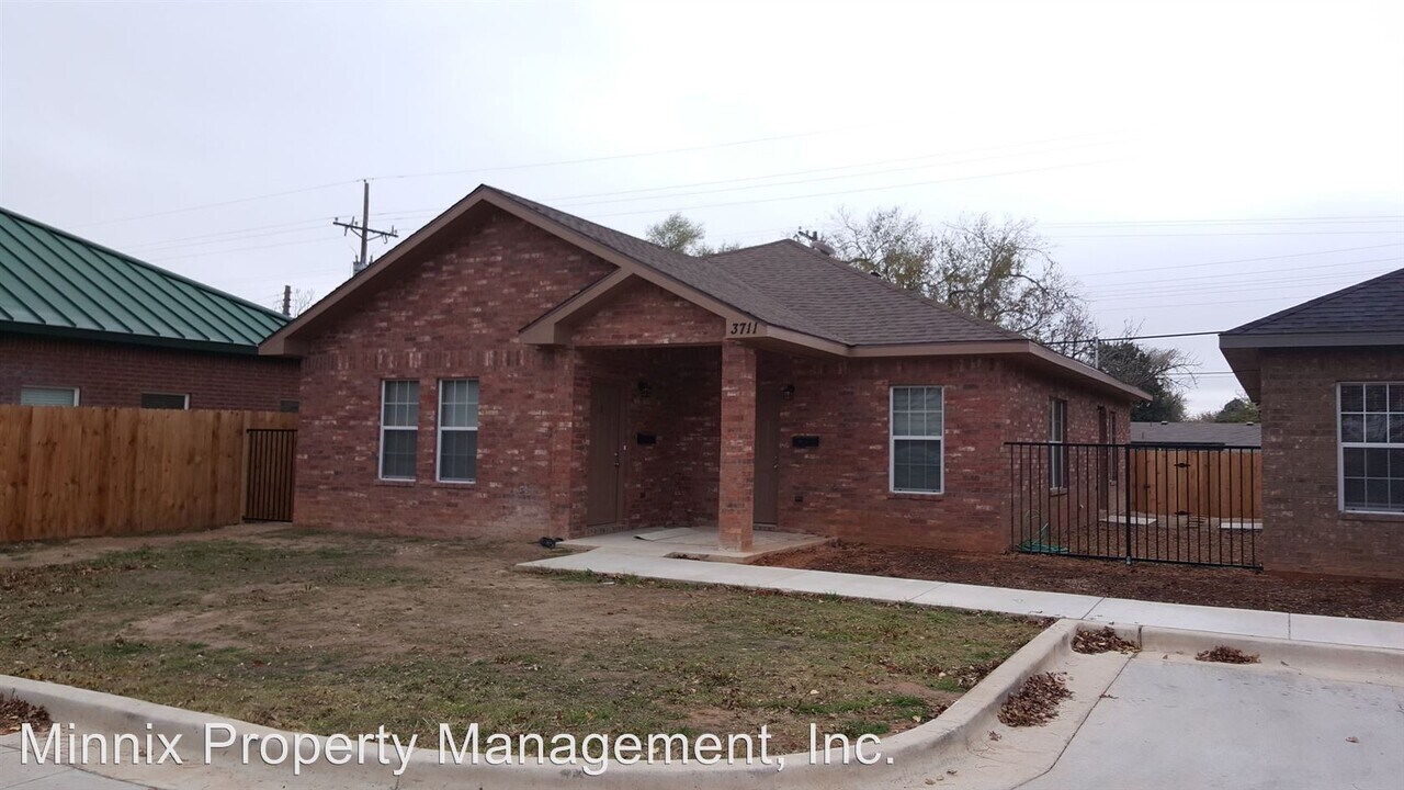 3711 22nd Pl in Lubbock, TX - Building Photo