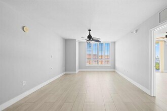 610 W Las Olas Blvd in Fort Lauderdale, FL - Building Photo - Building Photo