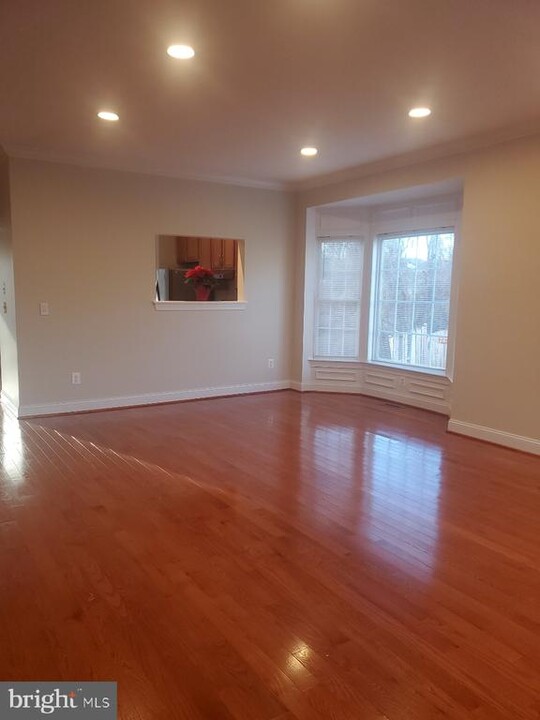 14100 Madrigal Dr in Woodbridge, VA - Building Photo