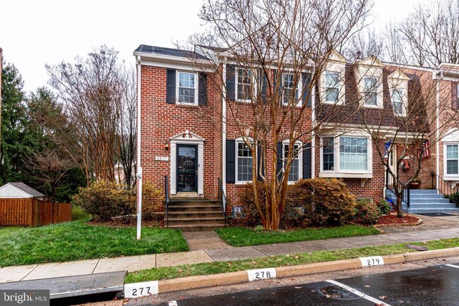 4911 Carriagepark Rd in Fairfax, VA - Building Photo - Building Photo