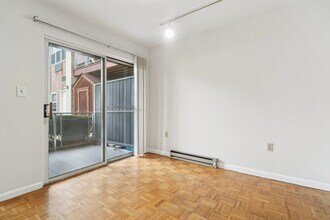 1111 River Rd in Edgewater, NJ - Building Photo - Building Photo