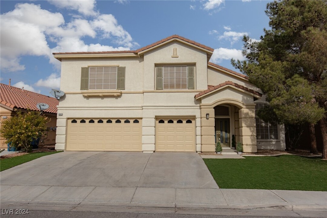 1932 Imola Ct in Las Vegas, NV - Building Photo