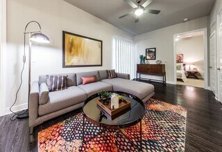 3307 Weslayan St in Houston, TX - Building Photo - Building Photo