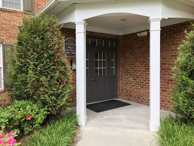 14666 Via Sorrento Dr in Charlotte, NC - Building Photo - Building Photo