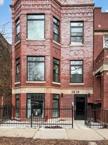2818 W Fletcher St in Chicago, IL - Building Photo