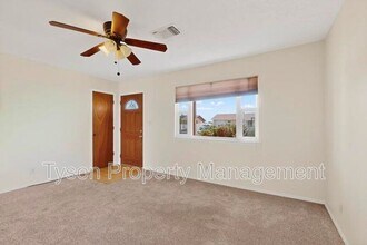 1225 Del Mastro Dr SW in Albuquerque, NM - Building Photo - Building Photo