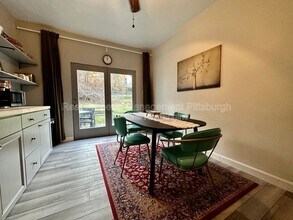 320 Greenfield Ave in Pittsburgh, PA - Building Photo - Building Photo