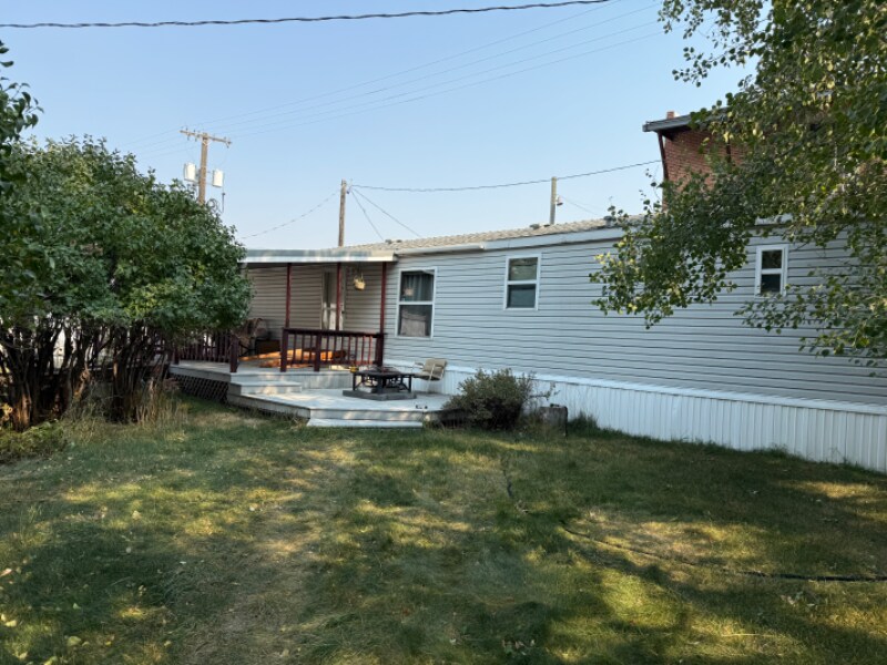 13 1/2 S Davidson Ave in Absarokee, MT - Building Photo