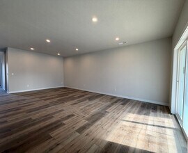 180 W College St in Mt Angel, OR - Building Photo - Building Photo