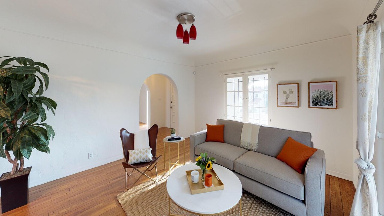 154 S Detroit St in Los Angeles, CA - Building Photo
