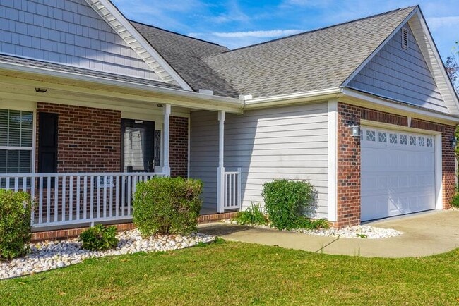 389 Livingston Dr in Raeford, NC - Building Photo - Building Photo