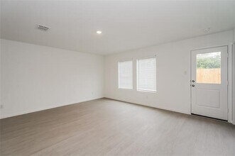 1121 Tufted Dr in Crowley, TX - Building Photo - Building Photo