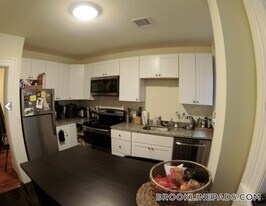 1463 Beacon St, Unit 23 in Brookline, MA - Building Photo