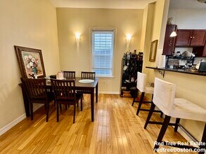 22 Elmore St in Boston, MA - Foto de edificio - Building Photo