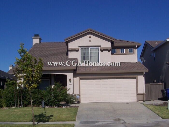 689 Regency Park Cir in Sacramento, CA - Building Photo