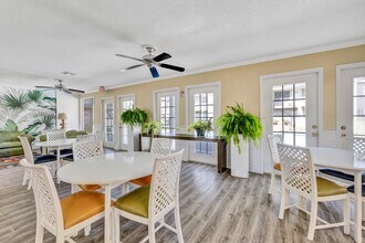 Riveraine Apartments in Houston, TX - Foto de edificio - Interior Photo