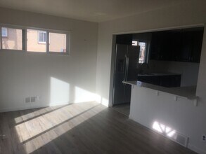 481 W 70th Pl in Denver, CO - Foto de edificio - Building Photo