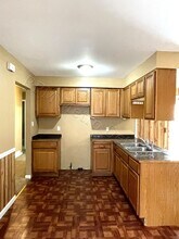 33633 Cheryl St in Clinton Township, MI - Building Photo - Building Photo