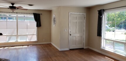 148 E Spruce St in Gridley, CA - Building Photo - Building Photo