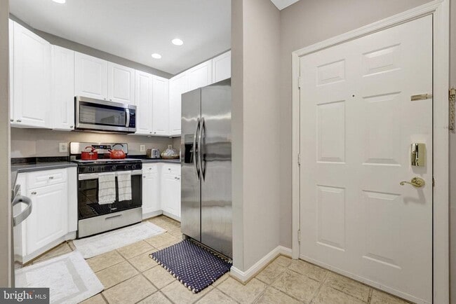 property at 8181 Carnegie Hall Ct