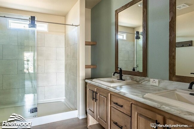 property at 17 Starling Dr